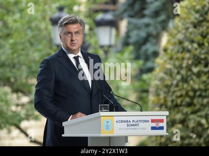 KIEW, UKRAINE - 11. SEPTEMBER 2024 - der kroatische Premierminister Andrej Plenkovic nimmt an einer Pressekonferenz der Teilnehmer des vierten Gipfels der Krim-Plattform in Kiew, Hauptstadt der Ukraine, Teil. Stockfoto