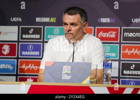 Der Cheftrainer von Georgia Willy Sagnol während der Pressekonferenz nach dem Spiel der UEFA Nations League zwischen Georgien und Tschechien im Mikheil Meskhi Stadium am 7. September 2024 in Tiflis, Georgien. Tbilisi Mikheil Meskhi Stadium, Ilia Chavchavadze Avenue, Zemo Vake, Vake, Vake District, Tbilisi, 1062, Georgia Georgia Copyright: xArturxStabulnieksx A86I3563 Stockfoto