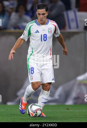 Budapest, Ungarn. September 2024. Giacomo Raspadori aus Italien während des Spiels der UEFA Nations League in der Bozsik Arena in Budapest. Der Bildnachweis sollte lauten: Jonathan Moscrop/Sportimage Credit: Sportimage Ltd/Alamy Live News Stockfoto