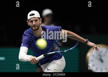 Bologna, Italien. September 2024. Andrea Vavassori im Einsatz während des Davis Cup Finals Group A-Spiels 2024 zwischen Simone Bolelli/Andrea Vavassori (ITA) und Rafael Matos/Marcelo Melo (BRA) in der Unipol Arena, Bologna, Italien - 11. September 2024. Sport - Tennis. (Foto: Massimo Paolone/LaPresse) Credit: LaPresse/Alamy Live News Stockfoto