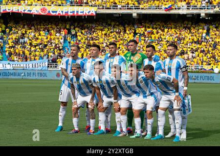 Barranquilla, Kolumbien. September 2024. (L-R) Rodrigo de Paul, Leandro Paredes, Enzo Fernandez, Nicolas Gonzalez, Gonzalo Montiel, Julian Alvarez, Lautaro Martinez, Cristian Romero, Emiliano Martinez, Nicolas Otamendi aus Argentinien posieren vor dem Spiel zwischen Kolumbien und Argentinien für die 8. Runde der FIFA 2026-Qualifikation im Roberto Melendez Metropolitan Stadium in Barranquilla, Kolumbien am 10. September 2024 Foto: Jose Pino/DiaEsportivo/Alamy Live News Credit: DiaEsportivo/Alamy Live News Stockfoto