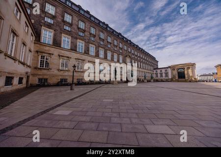 Außenansicht des Palastes Christiansborg im Zentrum von Kopenhagen, Dänemark. Stockfoto