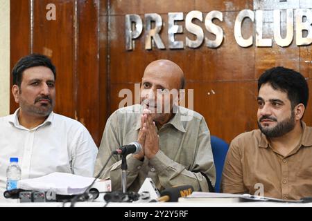 Neu-Delhi, Indien. September 2024. NEW DELHI, INDIEN - 11. SEPTEMBER: Baramulla Parlamentsabgeordneter Rashid Engineer spricht auf einer Pressekonferenz, nachdem ihm am 11. September 2024 in New Delhi, Indien, eine Interimsfreigabe von Delhis NIA-Sondergericht in einem Terrorfinanzierungsverfahren gewährt wurde. Die Kaution wurde bis zum 2. Oktober 2024 gewährt, um für die bevorstehenden Parlamentswahlen in Jammu und Kaschmir zu werben. d von den Ganesh Chaturthi und Durga Pooja Feiern. (Foto: Sanjeev Verma/Hindustan Times/SIPA USA) Credit: SIPA USA/Alamy Live News Stockfoto