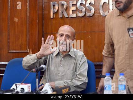 Neu-Delhi, Indien. September 2024. NEW DELHI, INDIEN - 11. SEPTEMBER: Baramulla Parlamentsabgeordneter Rashid Engineer spricht auf einer Pressekonferenz, nachdem ihm am 11. September 2024 in New Delhi, Indien, eine Interimsfreigabe von Delhis NIA-Sondergericht in einem Terrorfinanzierungsverfahren gewährt wurde. Die Kaution wurde bis zum 2. Oktober 2024 gewährt, um für die bevorstehenden Parlamentswahlen in Jammu und Kaschmir zu werben. d von den Ganesh Chaturthi und Durga Pooja Feiern. (Foto: Sanjeev Verma/Hindustan Times/SIPA USA) Credit: SIPA USA/Alamy Live News Stockfoto