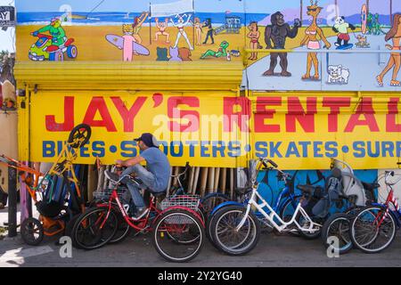 Bike Rider, Venice Beach, Los Angeles, Kalifornien, Vereinigte Staaten von Amerika Stockfoto