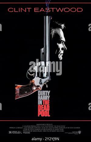 The Dead Pool (1988) von Buddy Van Horn mit Clint Eastwood, Patricia Clarkson, Liam Neeson und Evan Kim. In der fünften und letzten Ausgabe der Dirty Harry Movies untersucht Inspector Harry Callahan eine Reihe von Morden, die mit einem Spiel verbunden sind, das den Tod von Prominenten voraussagt. Foto eines Original-Posters aus dem Jahr 1988 (USA) ***NUR FÜR REDAKTIONELLE ZWECKE***. Quelle: BFA / Warner Bros Stockfoto