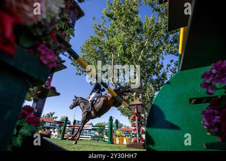 Calgary, Kanada - 6. September 2024. Kristaps Neretnieks aus Lettland, Riding Palladium KJV, treten im 1.60 m Tourmaline Cup während des CSIO Spruce Meado an Stockfoto