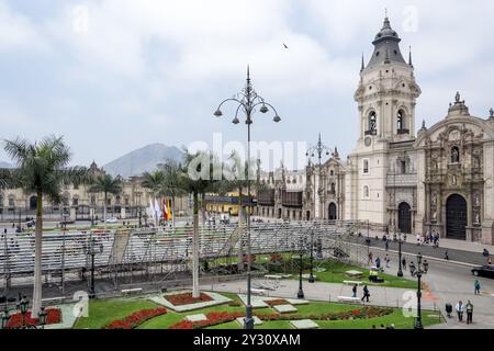 Architektonische Details der Plaza Mayor of Lima, Peru, im historischen Zentrum der Stadt und umgeben von vielen historischen Wahrzeichen von Lima. Stockfoto