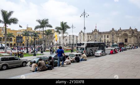 Architektonische Details der Plaza Mayor of Lima, Peru, im historischen Zentrum der Stadt und umgeben von vielen historischen Wahrzeichen von Lima. Stockfoto