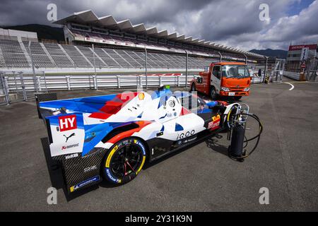 Shizuoka, Japan, 12.09.2024, 20 VAN DER LINDE Sheldon (zaf), FRIJNS Robin (nld), RAST Rene (ger), BMW M Team WRT, BMW Hybrid V8 #20, Hypercar, Ambiance während der 6 Stunden von Fuji 2024, 7. Runde der FIA Langstrecken-Weltmeisterschaft 2024, vom 13. Bis 15. September 2024 auf dem Fuji Speedway in Oyama, Shizuoka, Japan Stockfoto