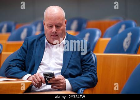 10. SEPTEMBER 2024 Niederländisch Tweede Kamer Plenardebatte DEN HAAG, NIEDERLANDE - 10. SEPTEMBER: Vincent van den Born PVV während der Plenardebatte im Tweede Kamer am 10. September 2024 in den Haag Tweede Kamer Niederlande den Haag Tweede Kamer Niederlande Inhalte können nicht direkt oder indirekt über Dritte weiterverbreitet werden. Copyright: XJohnxBeckmannx Stockfoto