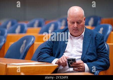 10. SEPTEMBER 2024 Niederländisch Tweede Kamer Plenardebatte DEN HAAG, NIEDERLANDE - 10. SEPTEMBER: Vincent van den Born PVV während der Plenardebatte im Tweede Kamer am 10. September 2024 in den Haag Tweede Kamer Niederlande den Haag Tweede Kamer Niederlande Inhalte können nicht direkt oder indirekt über Dritte weiterverbreitet werden. Copyright: XJohnxBeckmannx Stockfoto