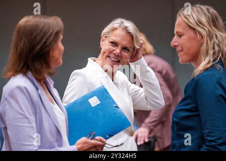 10. SEPTEMBER 2024 Niederländisch Tweede Kamer Plenardebatte DEN HAAG, NIEDERLANDE - 10. SEPTEMBER: Annemarie heite VVD während der Plenardebatte im Tweede Kamer am 10. September 2024 in den Haag Tweede Kamer Niederlande den Haag Tweede Kamer Niederlande Inhalte können nicht direkt oder indirekt über Dritte weiterverbreitet werden. Copyright: XJohnxBeckmannx Stockfoto