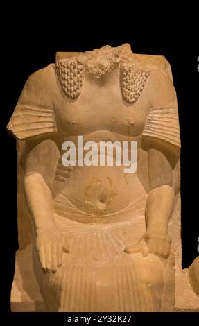 Ägypten, Luxor Museum, Detail der Doppelstatue von Horemheb und seiner Frau, aus seinem Grab in Sakkara: Horemheb. Stockfoto