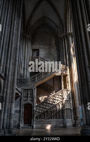 Rouen ; Frankreich - august 2024 : Inneres der Kathedrale Notre-Dame von Rouen Stockfoto