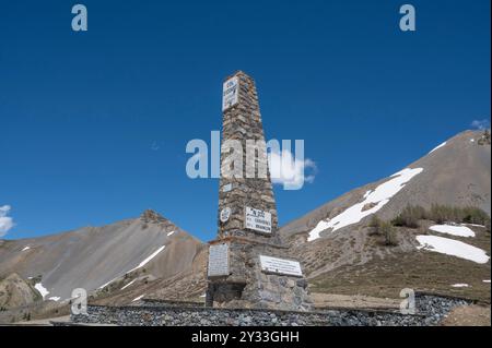 Der Col d’Izoard ist ein 2360 Meter hoher Straßenpass in den französischen Alpen, Département Hautes-Alpes, und ist der dritthöchste Pass der Route des Grandes A Stockfoto