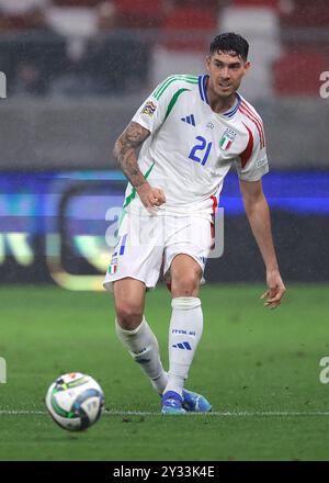 Budapest, Ungarn. September 2024. Alessandro Bastoni aus Italien während des Spiels der UEFA Nations League in der Bozsik Arena in Budapest. Der Bildnachweis sollte lauten: Jonathan Moscrop/Sportimage Credit: Sportimage Ltd/Alamy Live News Stockfoto