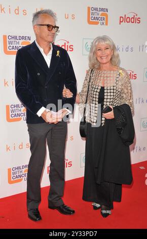 London, Großbritannien. September 2024. Jan Leeming und Gast bei der „Kids Like US“ Sky Dokumentarfilmpremiere, Cineworld Leicester Square, Leicester Square, am Mittwoch, den 11. September 2024 in London, England, Großbritannien. CAP/CAN © CAN/Capital Pictures Credit: Capital Pictures/Alamy Live News Stockfoto