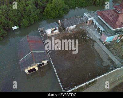 Klimawandel: Sinkendes Dorf Beting, Bekasi Regency, Java, Indonesien, Asien Stockfoto