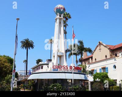 Crossroads of the World, erbaut 1936, ist ein historisches Wahrzeichen in Hollywood am 6671 Sunset Blvd, Los Angeles Stockfoto