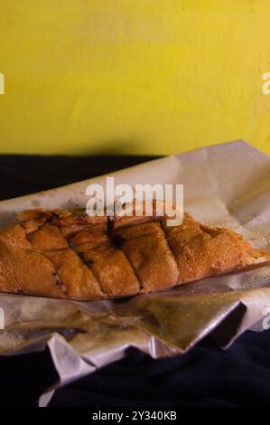 Schuss auf Terang Bulan oder süßen Martinabak. Typisch indonesisches Essen. Stockfoto