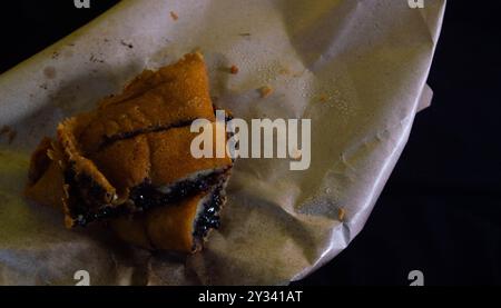 Schuss auf Terang Bulan oder süßen Martinabak. Typisch indonesisches Essen. Stockfoto