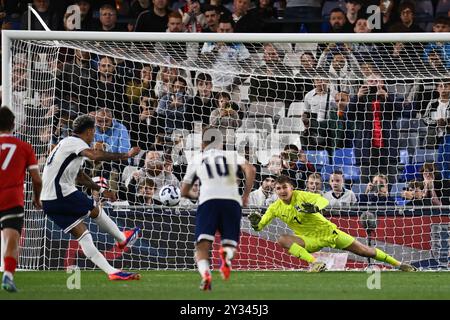 LUTON, ENGLAND – 09. SEPTEMBER: Nikolas Polster, Morgan Rogers während des U21-Freundschaftsspiels zwischen England und Österreich bei Kenilworth R Stockfoto