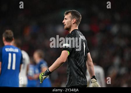 LONDON, ENGLAND – 10. SEPTEMBER: Lukas Hradecky aus Finnland und Bundesliga Bayer Leverkusen während der UEFA Nations League 2024/25 Liga B Gruppe B Stockfoto