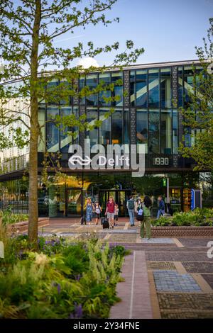 Der Haupteingang zum Bahnhof Delft, Delft, Niederlande Stockfoto