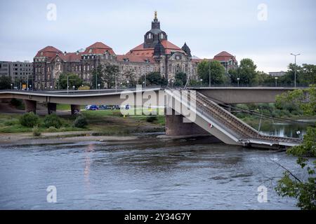 Teileinsturz der Carolabrücke in Dresden, 11.09.2024 Teileinsturz der Carolabrücke in Dresden, 11.09.2024 Dresden Carolabrücke Sachsen Deutschland *** Teileinsturz der Carolabrücke in Dresden, 11 09 2024 Teileinsturz der Carolabrücke in Dresden, 11 09 2024 Dresden Carolabrücke Sachsen Deutschland Copyright: XiSebbyx Stockfoto