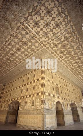 Der Jaipur Sheesh Mahal und der Palast der Spiegel in der Stadt Jaipur in der Provinz Rajasthan in Indien. Indien, Jaipur, Januar 1998 Stockfoto