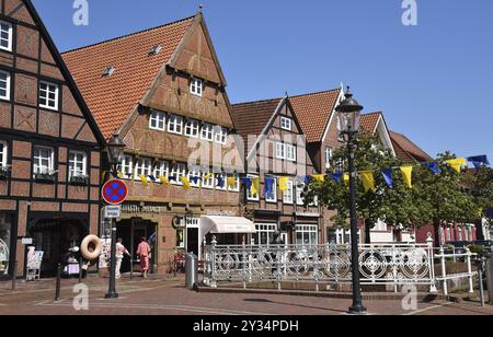 Europa, Deutschland, Metropolregion Hamburg, Niedersachsen, Bezirk Stade, Buxtehude, Altstadt, Blick auf Westfleet, Fachwerkhäuser, Federal Repu Stockfoto