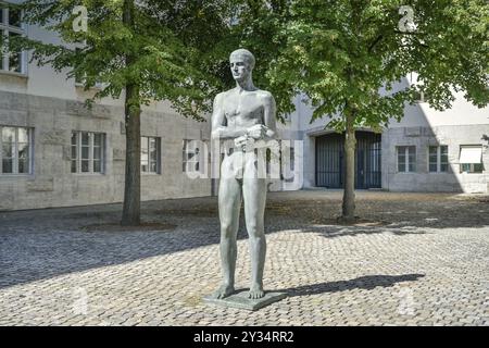 Statue von Richard Scheibe, Bundesministerium für Verteidigung, Bendlerblock, Gedenkstätte für den Widerstand, Stauffenbergstraße, Tiergarten, Mitte, Berlin, Keim Stockfoto