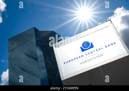 Frankfurt Pressekonferenz der Europaeischen Zentralbank, 12.09.2024. Das Gebaeude der Europaeischen Zentralbank EZB, Pressekonferenz der Europaeischen Zentralbank nach der Ratssitzung am 12.09.2024. *** Frankfurter Pressekonferenz der Europäischen Zentralbank, 12 09 2024 das Gebäude der Europäischen Zentralbank EZB , Pressekonferenz der Europäischen Zentralbank nach der Sitzung des EZB-Rats am 12 09 2024 Copyright: XEibner-Pressefoto/FlorianxWieganx EP FWD Stockfoto