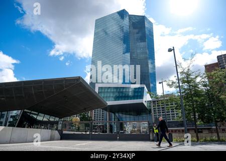 Frankfurt Pressekonferenz der Europaeischen Zentralbank, 12.09.2024. Das Gebaeude der Europaeischen Zentralbank EZB, Pressekonferenz der Europaeischen Zentralbank nach der Ratssitzung am 12.09.2024. *** Frankfurter Pressekonferenz der Europäischen Zentralbank, 12 09 2024 das Gebäude der Europäischen Zentralbank EZB , Pressekonferenz der Europäischen Zentralbank nach der Sitzung des EZB-Rats am 12 09 2024 Copyright: XEibner-Pressefoto/FlorianxWieganx EP FWD Stockfoto