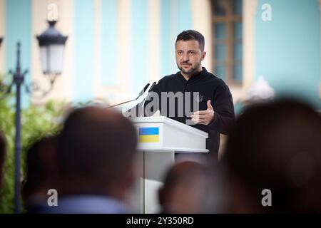 Kiew. September 2024. Präsident Wolodymyr Zelenskyj am 11. September 2024 in Kiew. Volodymyr Zelenskyy traf sich mit dem US-Außenminister und dem britischen Außenminister für auswärtige Angelegenheiten. Vierter Gipfel der Internationalen Krim-Plattform. Credit: Das Präsidialbüro der Ukraine Via/dpa/Alamy Live News Stockfoto