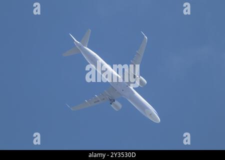 Chiangmai, Thailand - 23. Dezember 2023: B-18106 Airbus A321 von China Airline. Fahren Sie vom Flughafen Chiangmai nach taipei Taiwan. Stockfoto