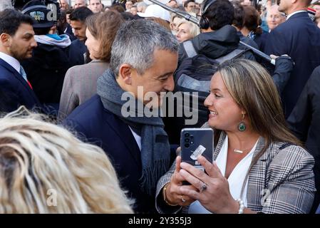 Paris, Frankreich, . September 2024. Gerald Darmanin nahm Selfies während einer Abschiedszeremonie im französischen Ministerium für Wirtschaft und Finanzen (Bercy) am 12. September 2024 in Paris, Frankreich. Frankreich wird "nächste Woche" eine neue Regierung haben, sagte kürzlich der konservative Premierminister Michel Barnier am 12. September, als er Kandidaten für die Leitung von Ministerien vor einem unberechenbaren hängenden parlament aussuchte. Foto: Jean-Bernard Vernier/JBV News/ABACAPRESS. COM Credit: Abaca Press/Alamy Live News Stockfoto