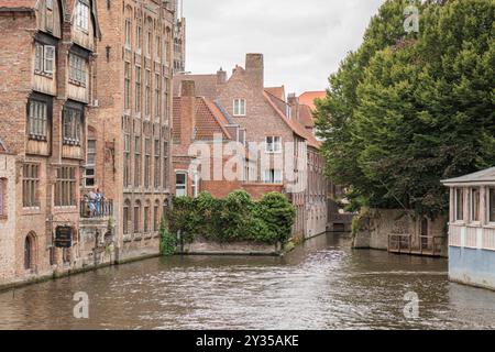 Brügge, Belgien, 3. August 2024: Blick auf den Kanal Stockfoto