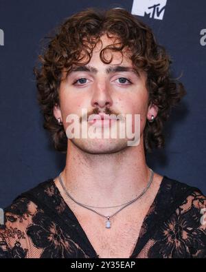 Elmont, Usa. September 2024. ELMONT, NEW YORK, USA – 11. SEPTEMBER: Benson Boone, Gewinner des Best Alternative Video Award für „schöne Dinge“, posiert im Presseraum bei den MTV Video Music Awards 2024, die am 11. September 2024 in der UBS Arena in Elmont, New York, USA, stattfanden. (Foto: Xavier Collin/Image Press Agency) Credit: Image Press Agency/Alamy Live News Stockfoto