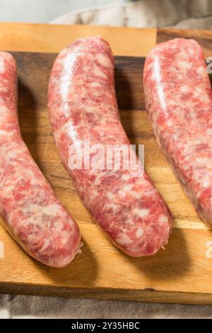 Gras Fed hausgemachte deutsche Bratwürste bereit zum Kochen Stockfoto