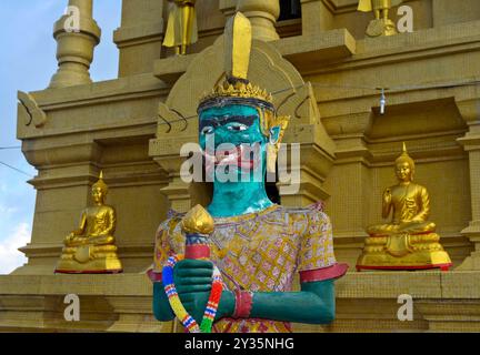 Yaksha Tempelwächter am Laem Sor Pagode, Bang Kao Strand, Koh Samui, Thailand *** Yaksha Tempelwächter am Laem Sor Pagode, Bang Kao Strand, Koh S Stockfoto