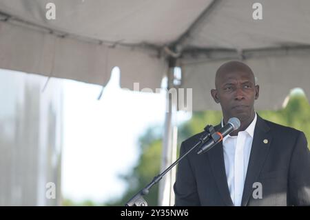 Miramar, USA. September 2024. MIRAMAR, FLORIDA: Der Bürgermeister der Stadt Miramar Wayne M. Messam nimmt am 11. September 2024 an der City of Miramar 9/11 und der Gedenkfeier für Veterans Memorial im Miramar Regional Park Teil. (Foto: JL/SIPA USA) Credit: SIPA USA/Alamy Live News Stockfoto