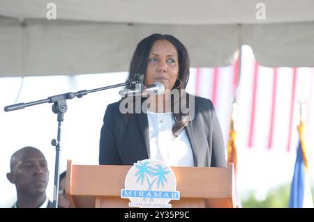 Miramar, USA. September 2024. MIRAMAR, FLORIDA – 11. SEPTEMBER: Yvette Colbourne nimmt am 11. September 2024 an der City of Miramar 9/11 und der Gedenkfeier für Veterans Memorial im Miramar Regional Park Teil. (Foto: JL/SIPA USA) Credit: SIPA USA/Alamy Live News Stockfoto