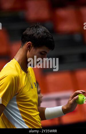 Alexei Popyrin aus Australien gegen Tomas Machac aus der Tschechischen Mannschaft während des Davis Cup Final Gruppe B Singles Match 1 am 12. September 2024 im The Stockfoto