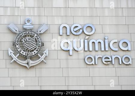 São Paulo, Brasilien. September 2024. Fans von Corinthians planen, Mittel für den Kauf des Neo Quimica Arena Corinthians Stadions in São Paulo, Brasilien, am 12. September 2024 zu sammeln. Quelle: Saulo Dias/Alamy Live News Stockfoto