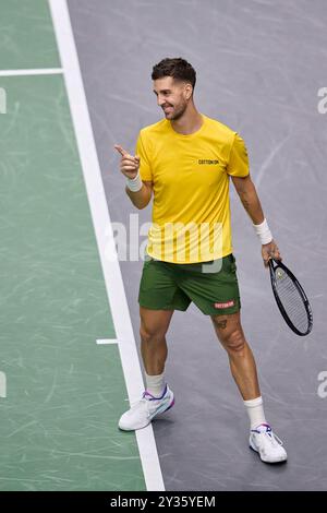 Valencia, Spanien. September 2024. VALENCIA, SPANIEN - 12. SEPTEMBER: Thanasi Kokkinakis aus Australien feiert nach seinem Sieg während der Davis Cup Finals Gruppenphase 2024 Valencia Spiel zwischen Australien und Tschechien im Pabellon Fuente de San Luis am 12. September 2024 in Valencia, Spanien. (Foto von Francisco Macia/Photo Players Images/Magara Press) Credit: Magara Press SL/Alamy Live News Stockfoto