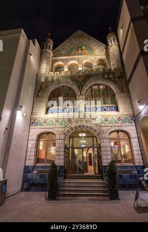 Die Fassade des ehemaligen Edward Everard Printworks Gebäudes in der Broad Street, Bristol, heute der Eingang zum Clayton Hotel Stockfoto