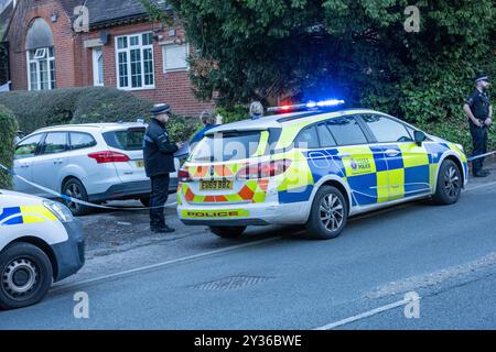 Brentwood Essex 12. September 2024 die Polizei von Essex untersucht einen "schweren Vorfall" in der Ingrave Road, Brentwood Essex. Es gibt lokale Spekulationen, dass es sich um einen mutmaßlichen Mord an Francis Reilly handeln könnte. Quelle: Ian Davidson/Alamy Live News Stockfoto