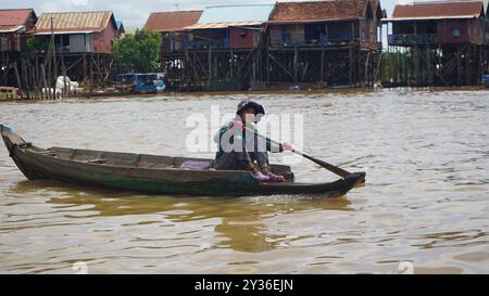 Serene Lake Life of Inle: Ein Einblick in das tägliche Leben der Dorfbewohner von Inle Lake, Myanmar Stockfoto